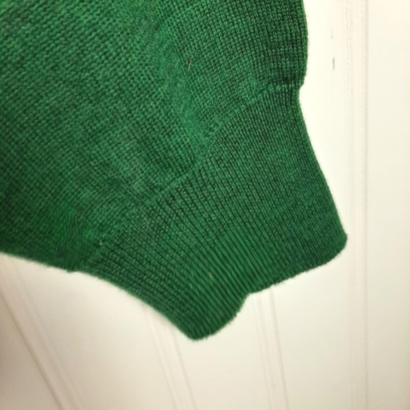 Peter Millar 100% Merlino Wool Sweater Men's Size Large Hunter Green V Neck - Picture 6 of 7